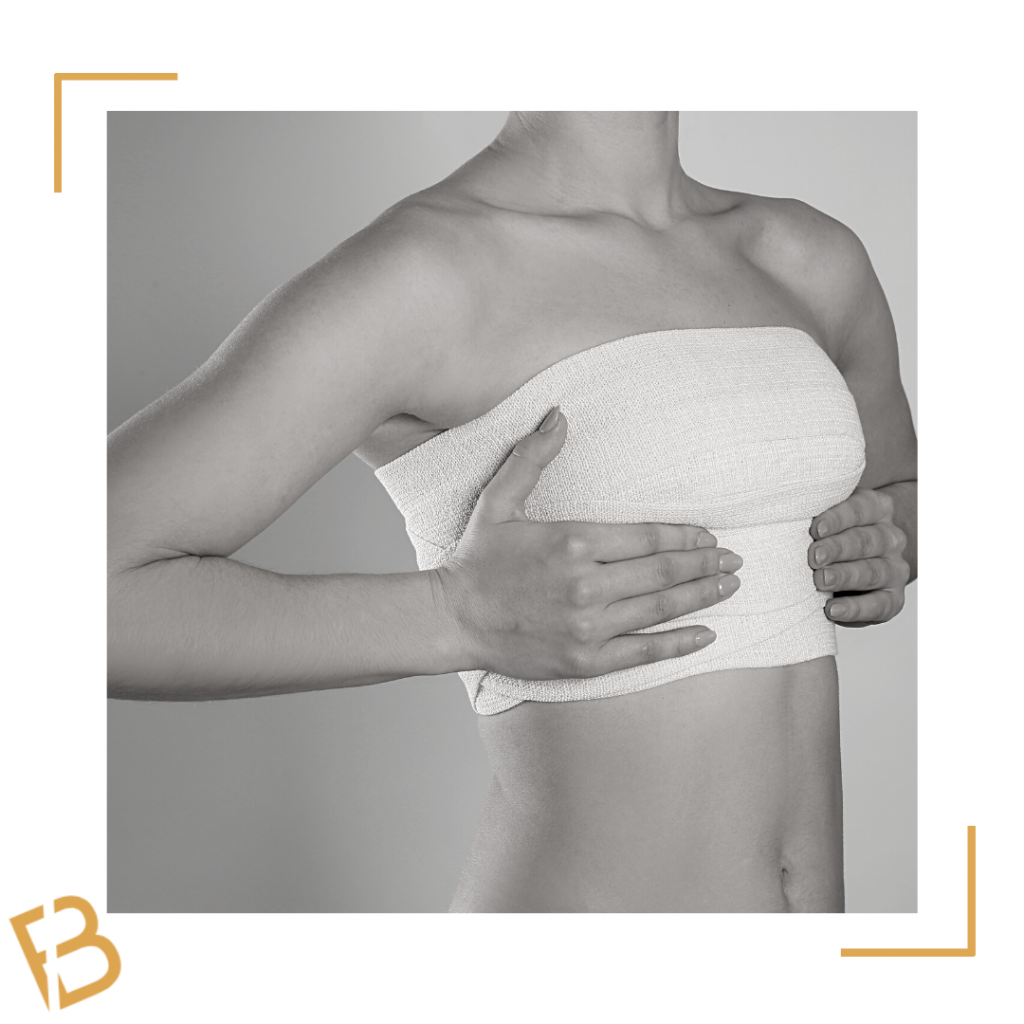 La réduction mammaire est une intervention chirurgicale visant à diminuer la taille et le volume des seins.